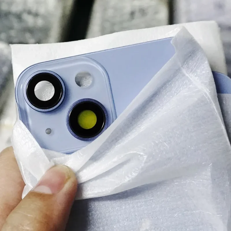 The-glass-on-the-back-of-the-iPhone-16