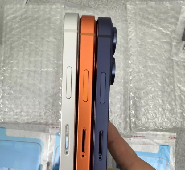 Convert and upgrade the iPhone11 housing to an iPhone 17 Pro style (1) Convert and upgrade the iPhone 11 series housing to an iPhone 17 Pro style.